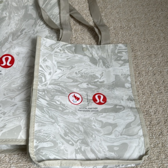 lululemon reusable 2 olympic team canada bags - Picture 2 of 4